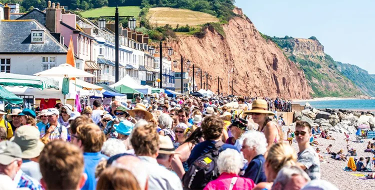 Enchanting-Sidmouth-Folk-Week-Festival-Discover-the-Joy-of-Minibus-Hire-with-Driver